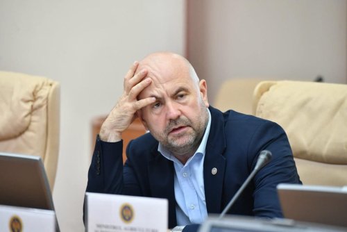 Açılışta kriz: lokomotif bozuldu, bakan ise “iyi bir işaret” dedi
