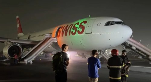 Motor în flăcări la decolare: panică pe aeroportul din New Delhi — sute de pasageri evacuați