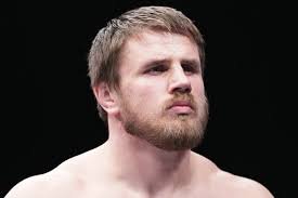 Романов задушил соперника и взорвал турнир PFL в Чикаго