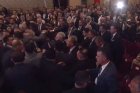 Scandal la Ankara: ședință întreruptă după o bătaie între politicieni