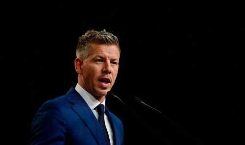 Macaristan’da yeni dönem başladı: Başbakanlık koltuğuna oturan Magyar’dan ilk büyük hamle
