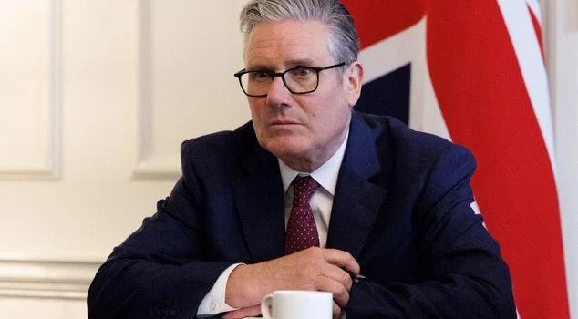 Starmer üzerindeki baskı büyüyor: İngiliz hükümetinde peş peşe istifalar