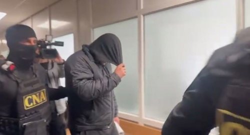 Коррупционный скандал в полиции: задержанных сотрудников перевели под домашний арест