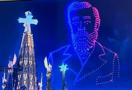 143 yıllık bekleyiş sona erdi: Sagrada Familia’nın en yüksek kulesi görkemli törenle açıldı