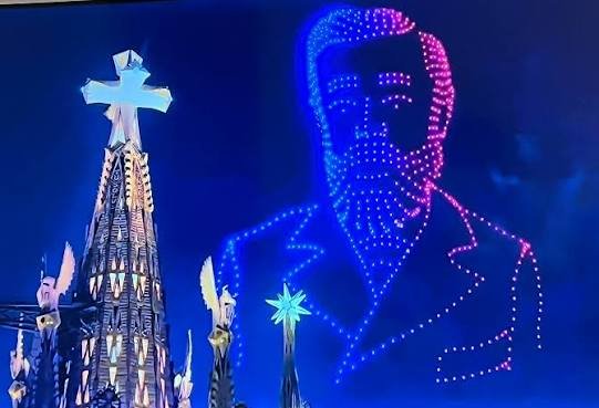 143 yıllık bekleyiş sona erdi: Sagrada Familia’nın en yüksek kulesi görkemli törenle açıldı